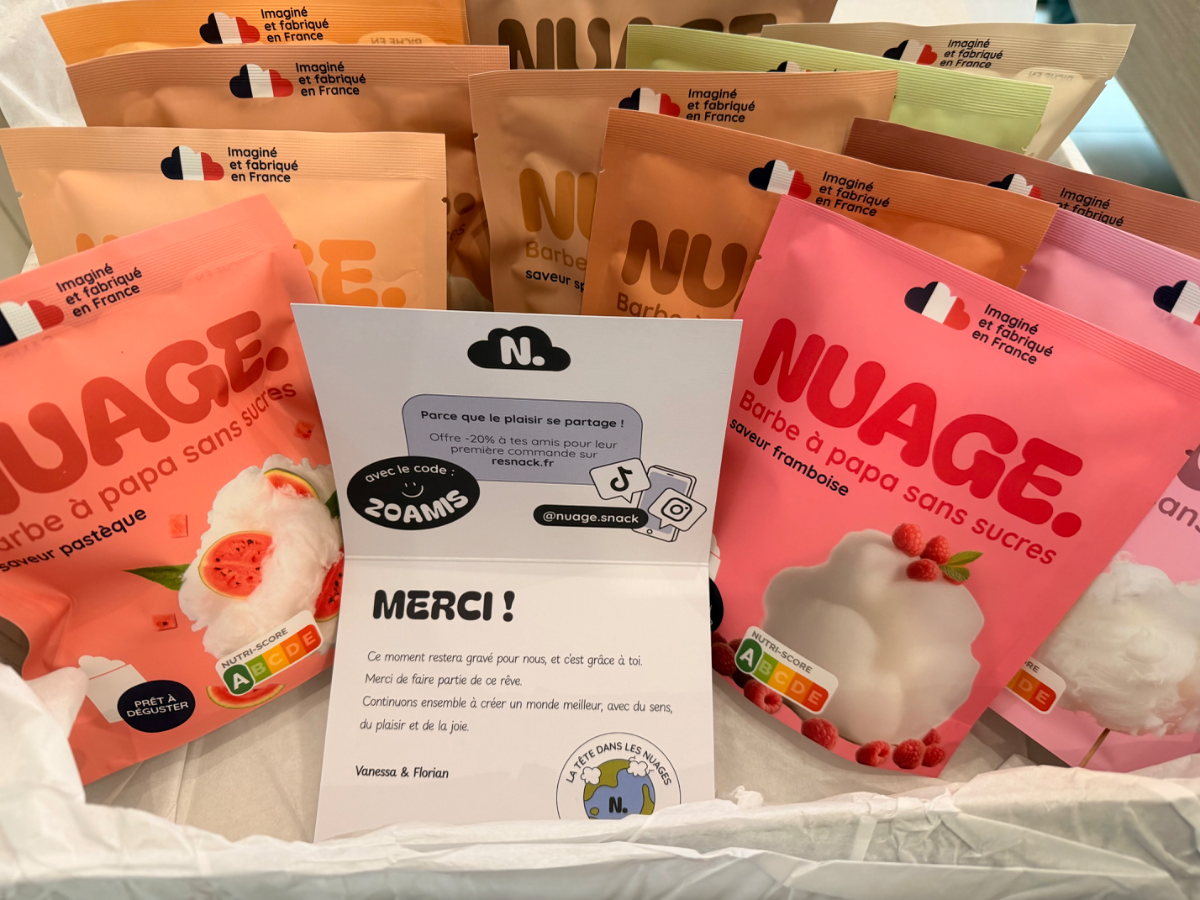 Image de plusieurs sachets de barbe à papa sans sucres et d'une carte de remerciement.